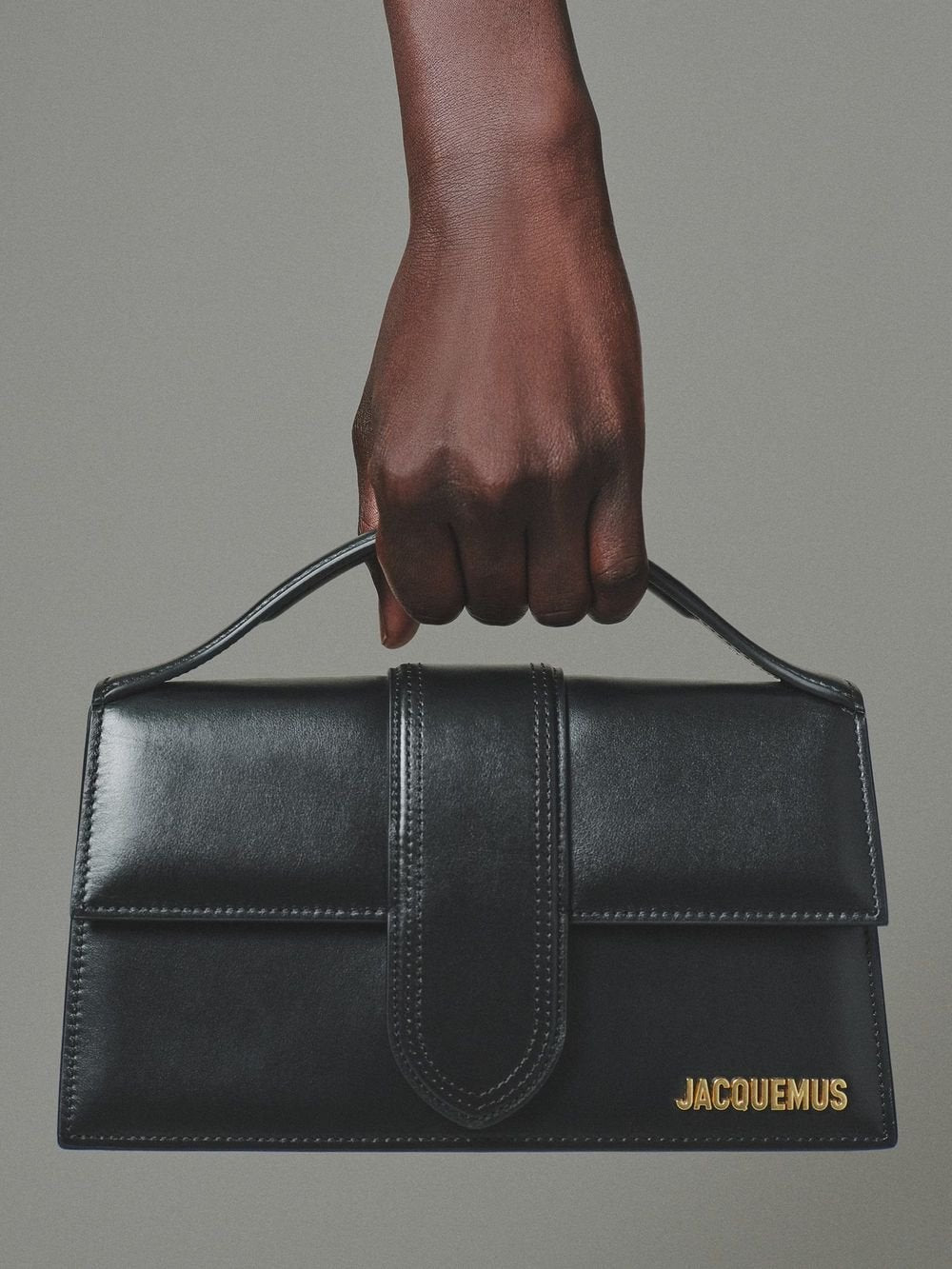 Jacquemus Handtasche Unisex Le Grand Bambino Schwarz Gold 213BA007-3000-990