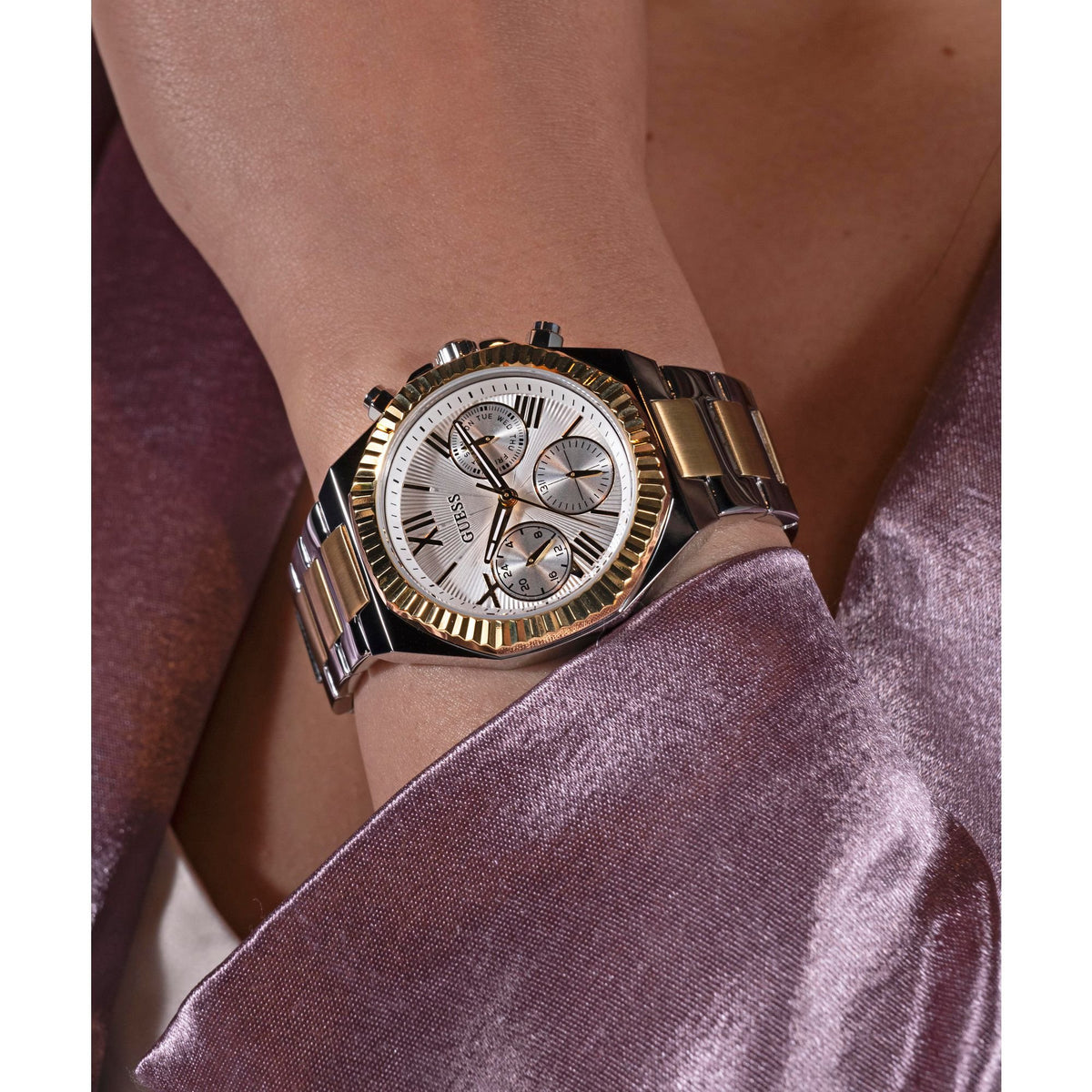 Guess Damen Multifunktionsuhr EQUALITY GW0769L3 Silber und Gold