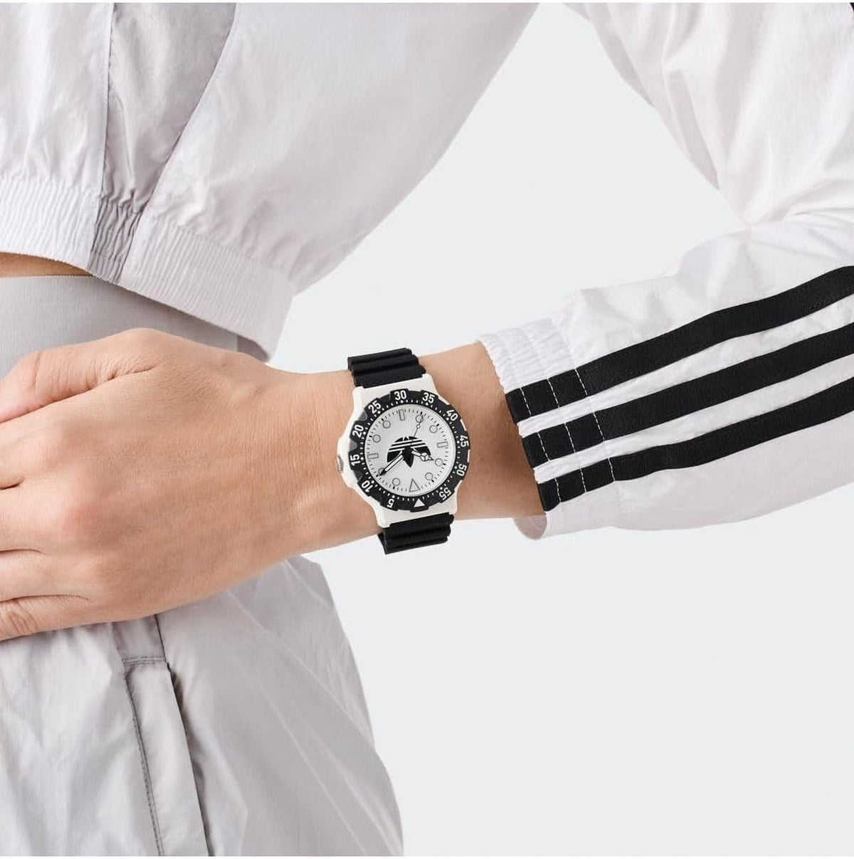 adidas Discoverer Two Unisex Armbanduhr, Quarz Analog, Edelstahl, 40 mm, Silikonarmband, Schwarz, 5 bar, Zifferblattfarbe: Weiß, AOSY25516