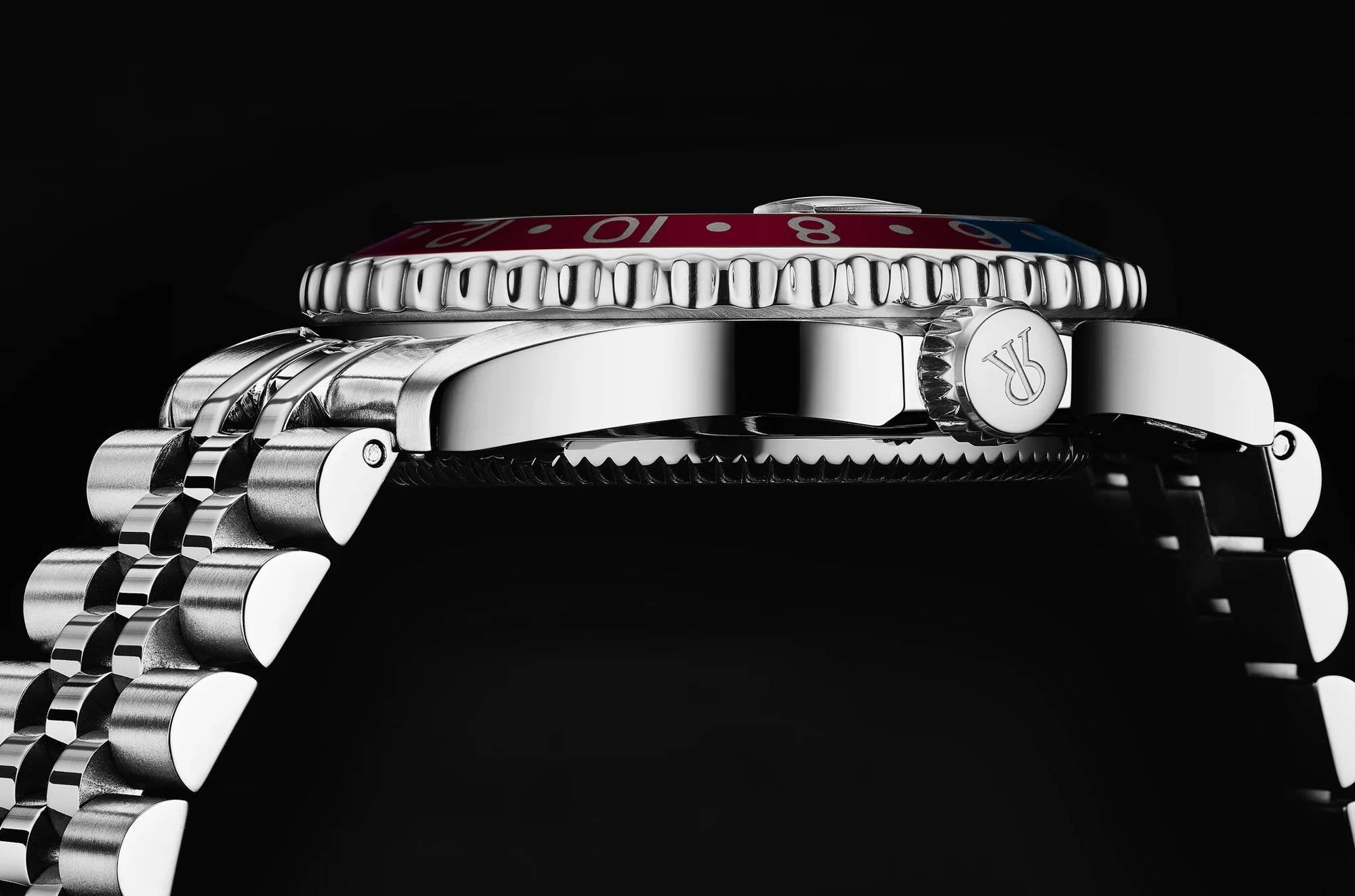 Revue Thommen Armbanduhr Automatic Diver' GMT Black Dial Blue and Red  Armband Edelstahl 17572.2235