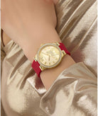 GUESS Analoguhr Damen Ladies Limited Edition Lunar New Year Red Gold Tone Analog Watch Gold Rot GW0937L1